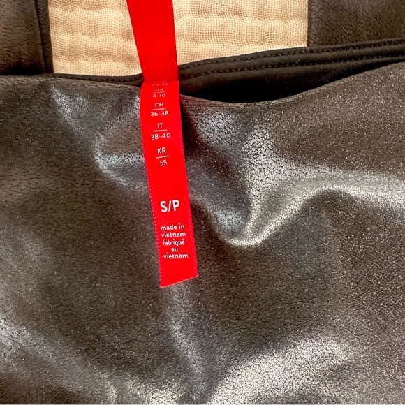 SPANX Faux Leather High Waist Leggings tummy control small - Picture 8 of 8